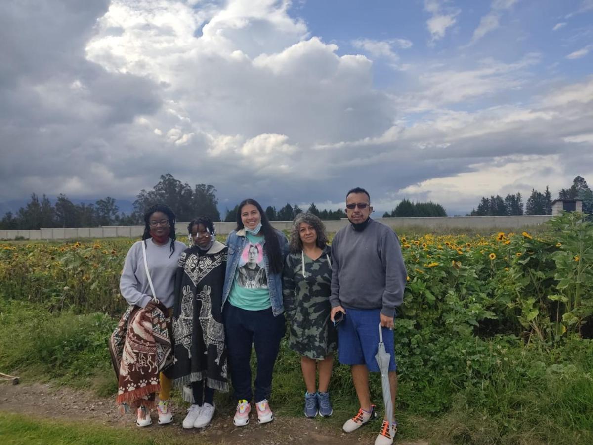Hospedaje El Girasol Tababela Кито Екстериор снимка