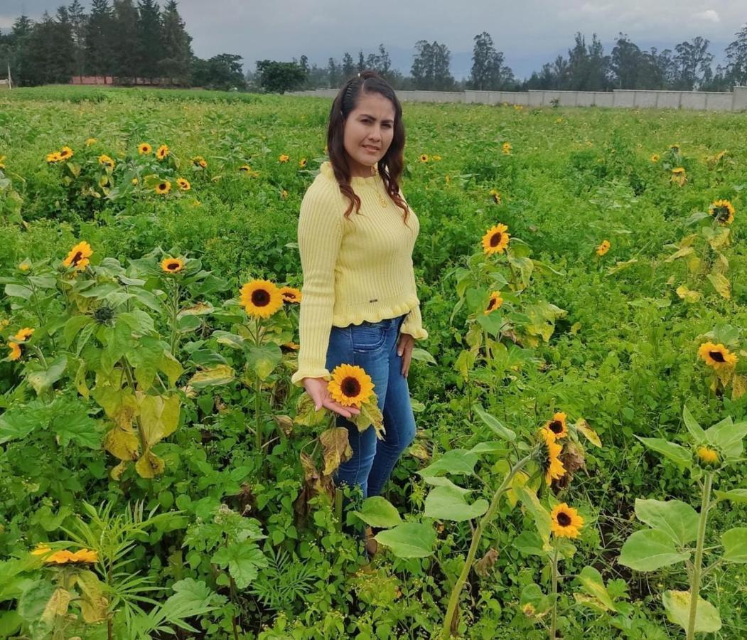 Hospedaje El Girasol Tababela Кито Екстериор снимка